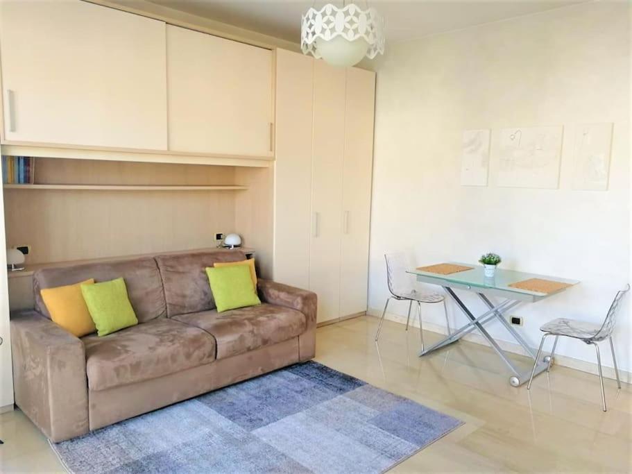 Gef House - Studio Apartment Bande Nere Milán Exterior foto